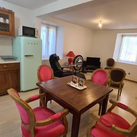 Appartement le bonheur est parfois cache dans l'inconnu II Le bonhomme Extérieur photo